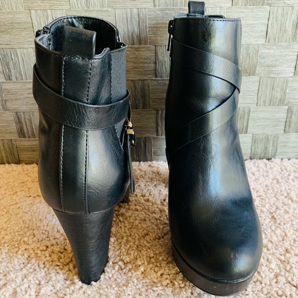 Dominique Nicole Leather Chunky Heel Boots - Picture 2 of 8